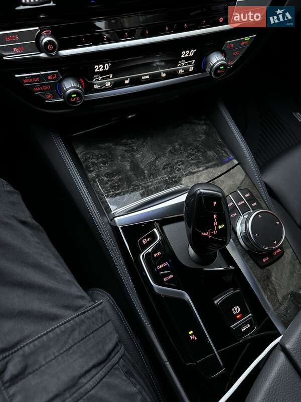 Седан BMW 5 Series 2023 в Дніпрі