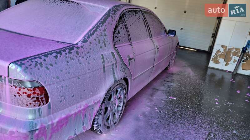 Седан BMW 5 Series 1999 в Чорткові