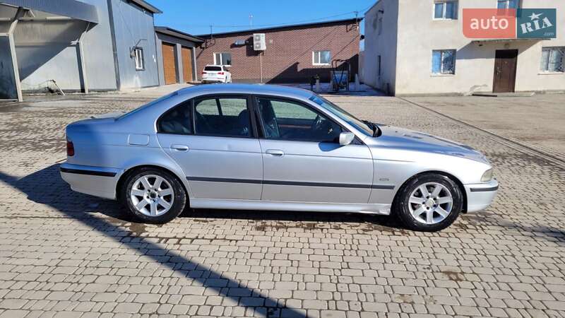 Седан BMW 5 Series 1999 в Чорткові