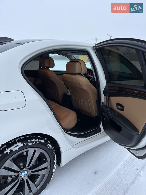 Седан BMW 5 Series 2009 в Почаєві