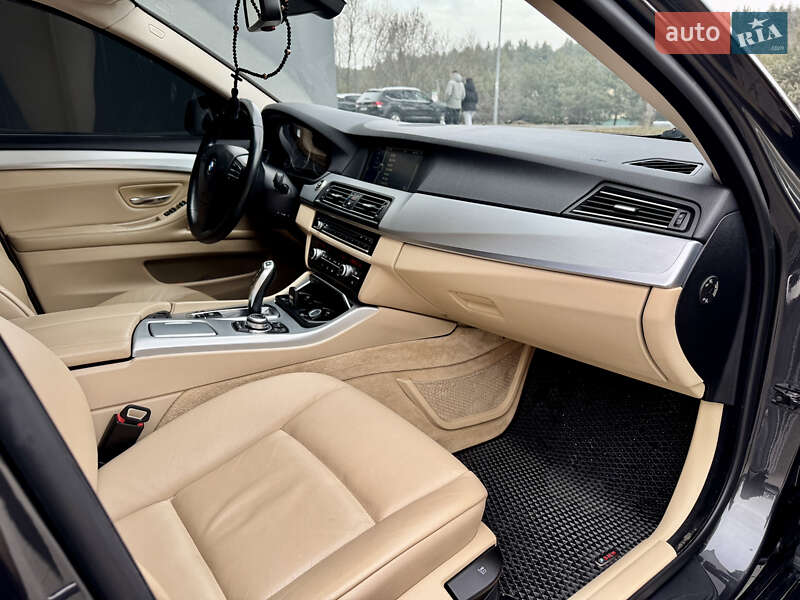 Седан BMW 5 Series 2010 в Яворові