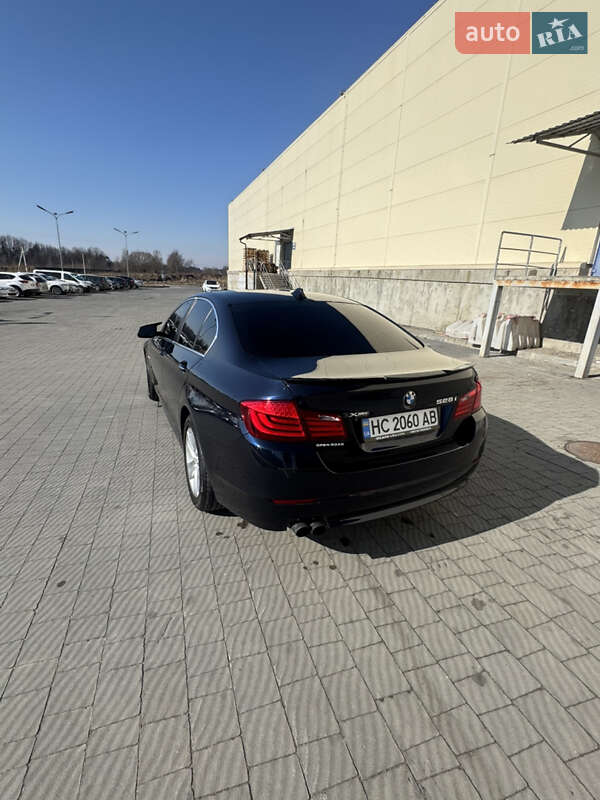 Седан BMW 5 Series 2013 в Львове