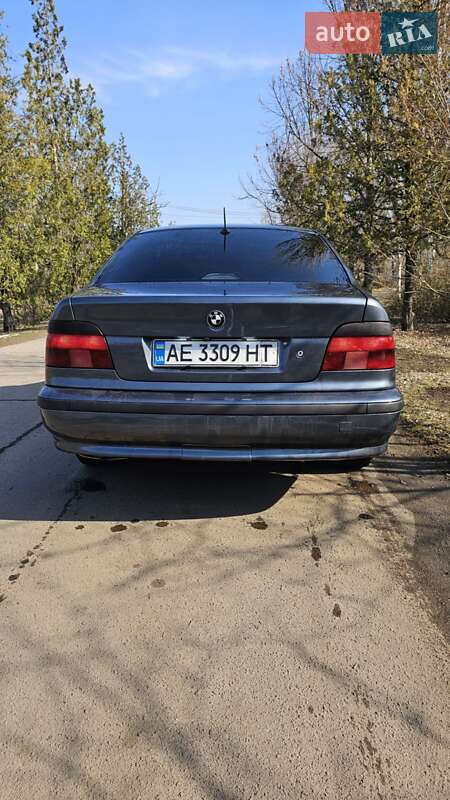 Седан BMW 5 Series 1997 в Днепре