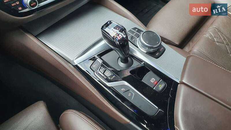 Седан BMW 5 Series 2018 в Киеве