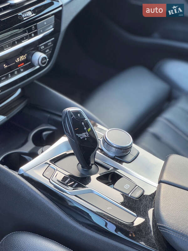 Седан BMW 5 Series 2019 в Днепре