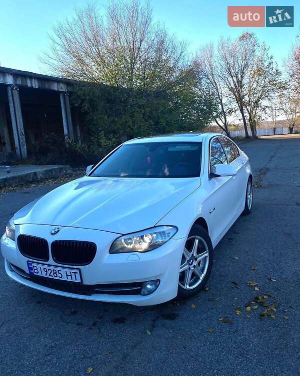 Седан BMW 5 Series 2012 в 
