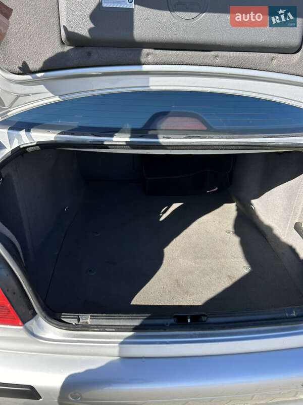 Седан BMW 5 Series 2002 в Черновцах