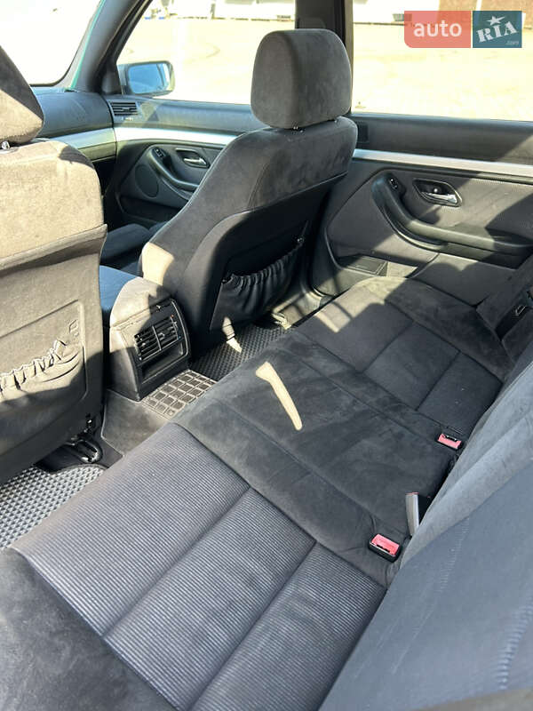 Седан BMW 5 Series 2002 в Черновцах