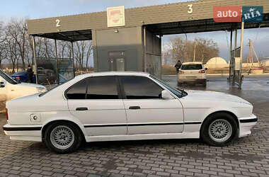 Седан BMW 5 Series 1989 в Черновцах