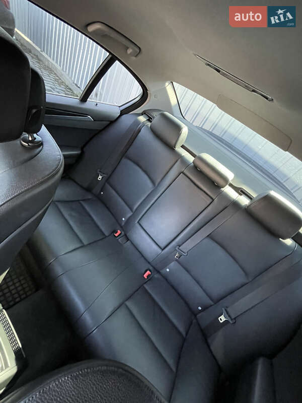 Седан BMW 5 Series 2011 в Хмельницькому