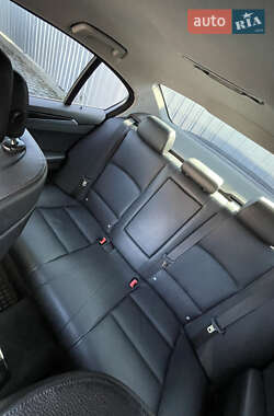 Седан BMW 5 Series 2011 в 
