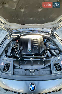 Седан BMW 5 Series 2011 в 