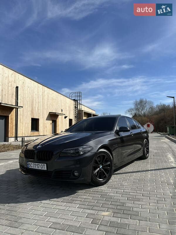 Седан BMW 5 Series 2015 в Львові