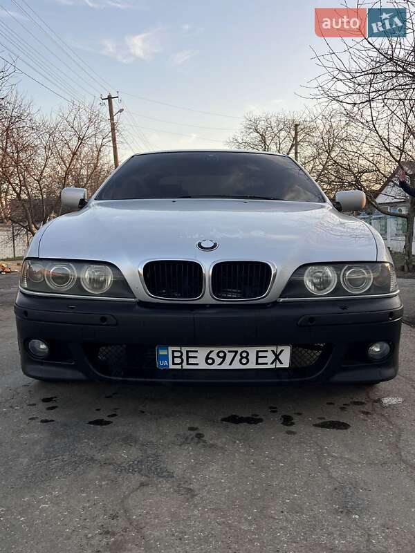 Седан BMW 5 Series 2001 в 