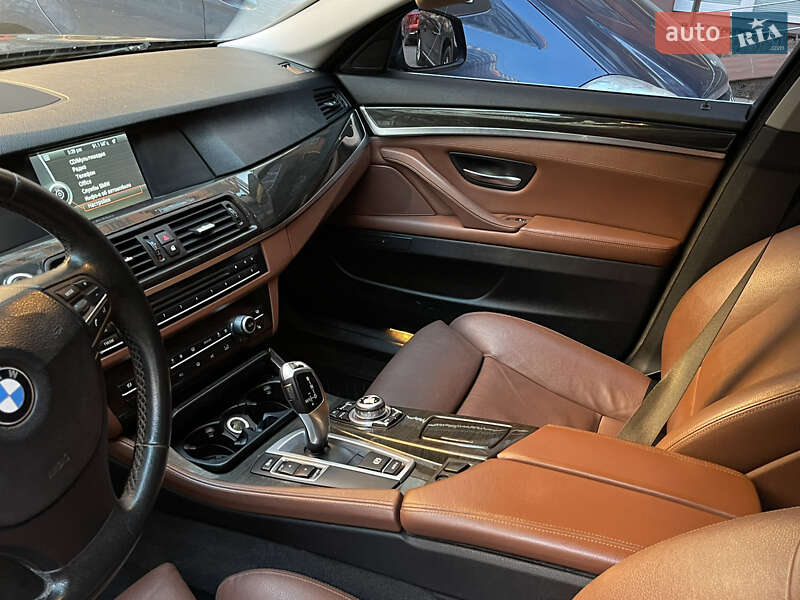 Седан BMW 5 Series 2012 в Львове