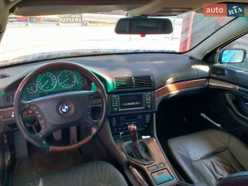 Седан BMW 5 Series 2002 в Заречном