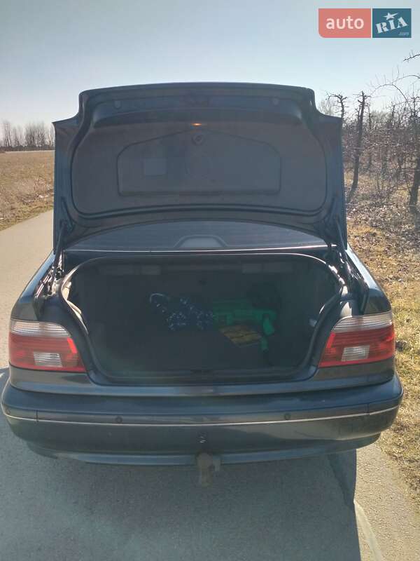 Седан BMW 5 Series 2002 в Заречном