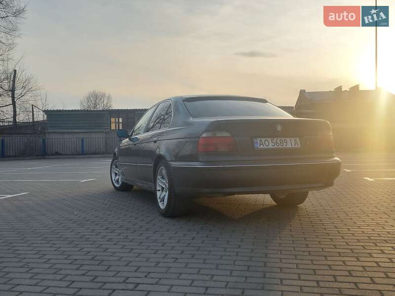 Седан BMW 5 Series 2000 в Тернополе