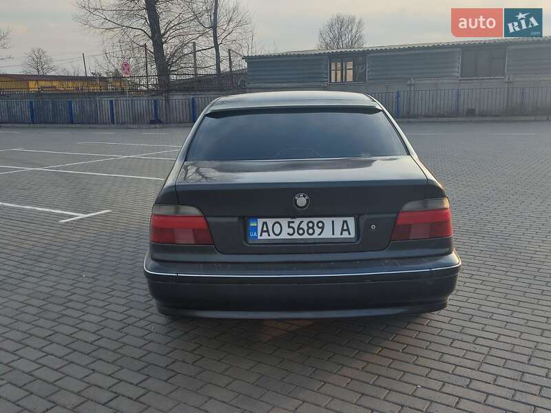 Седан BMW 5 Series 2000 в Тернополе
