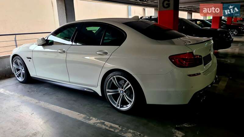 Седан BMW 5 Series 2011 в Львове