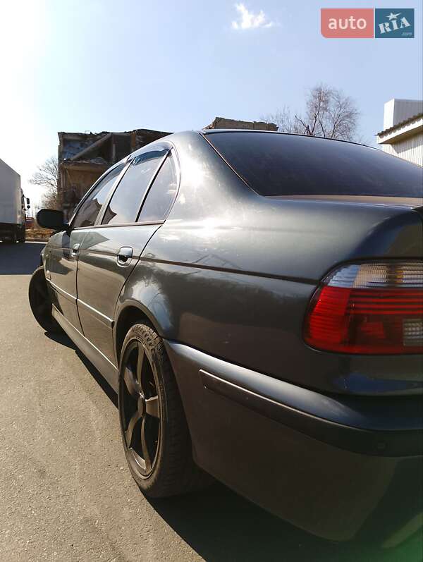 Седан BMW 5 Series 2003 в Дніпрі