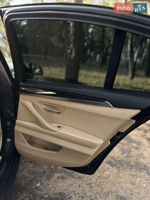 Седан BMW 5 Series 2010 в Сумах