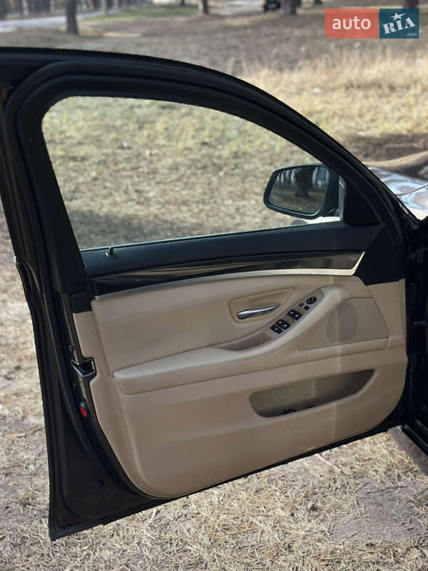 Седан BMW 5 Series 2010 в Сумах