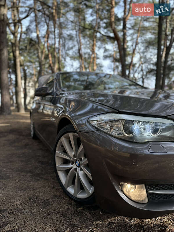 Седан BMW 5 Series 2010 в Сумах
