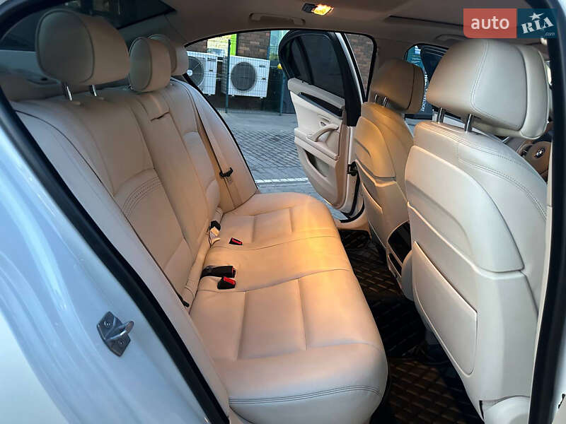 Седан BMW 5 Series 2013 в Вінниці