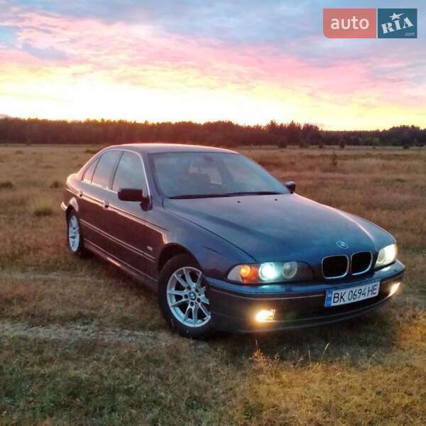 Седан BMW 5 Series 2002 в Заречном