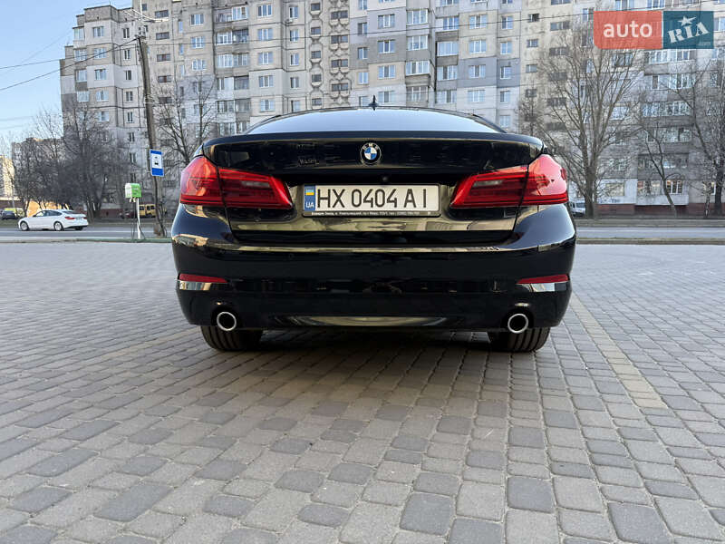 Седан BMW 5 Series 2017 в Хмельницком