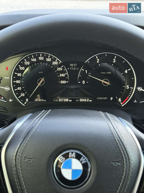 Седан BMW 5 Series 2017 в Хмельницком