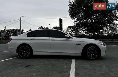 Седан BMW 5 Series 2012 в 