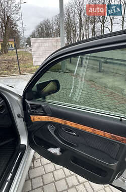 Седан BMW 5 Series 2001 в 