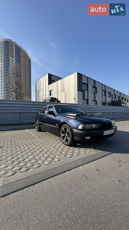 Седан BMW 5 Series 2000 в 