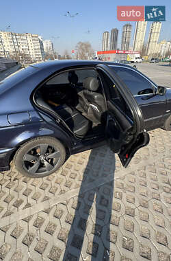 Седан BMW 5 Series 2000 в 