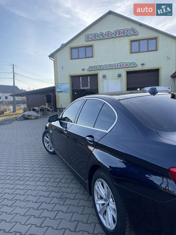 Седан BMW 5 Series 2015 в Мостиській