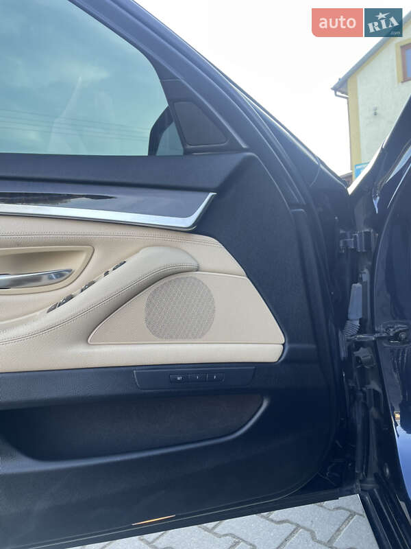 Седан BMW 5 Series 2015 в Мостиській