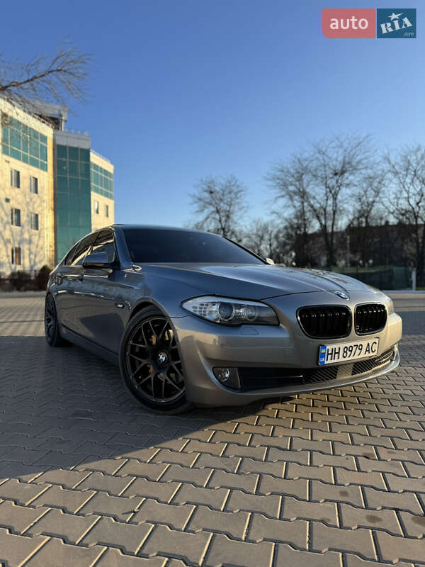 Седан BMW 5 Series 2010 в Измаиле