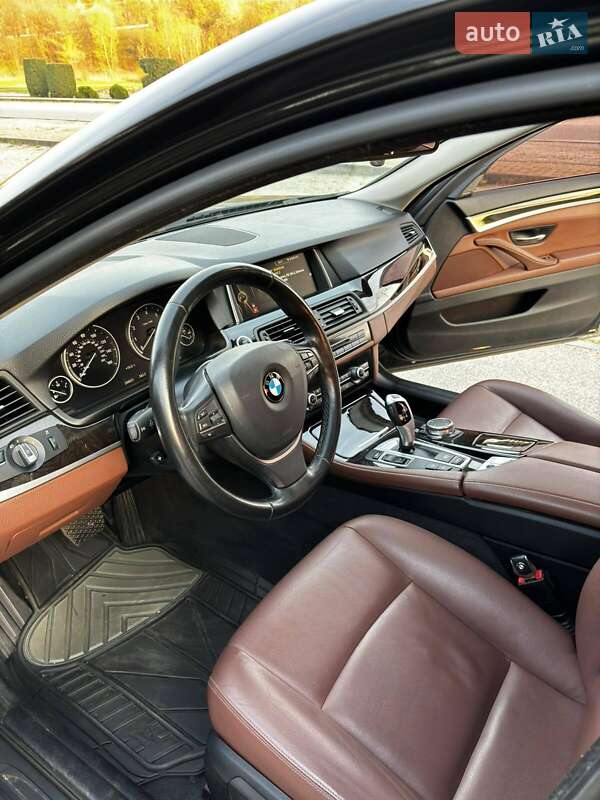 Седан BMW 5 Series 2015 в Новомосковську