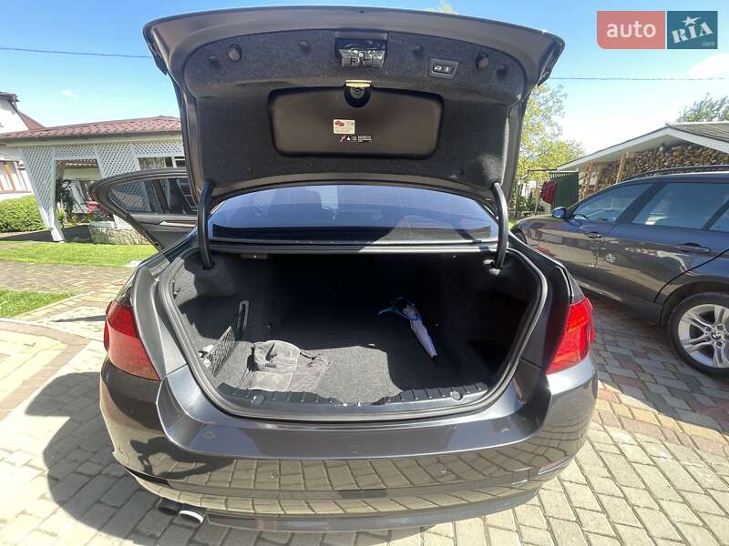 Седан BMW 5 Series 2013 в Ивано-Франковске