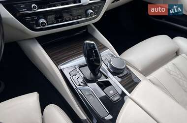 Седан BMW 5 Series 2019 в Дніпрі