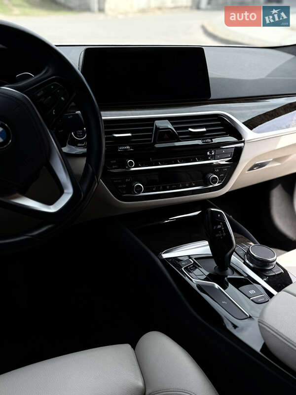 Седан BMW 5 Series 2017 в Виннице