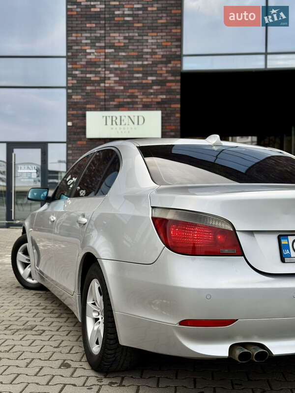 Седан BMW 5 Series 2003 в Черновцах