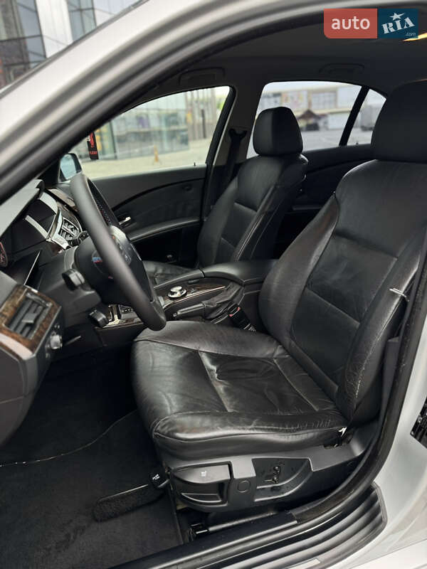 Седан BMW 5 Series 2003 в Черновцах