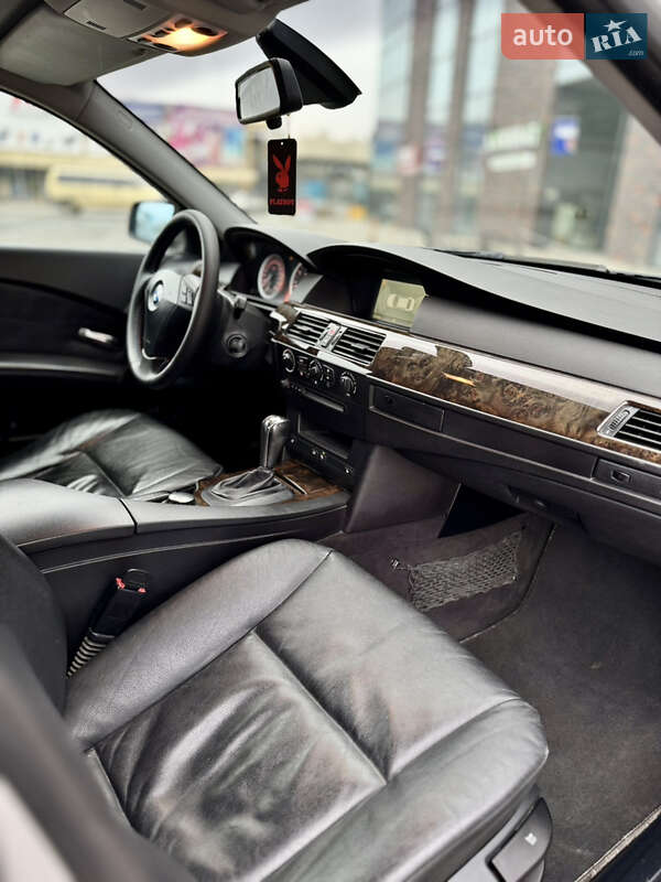 Седан BMW 5 Series 2003 в Черновцах