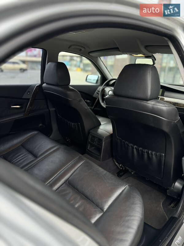 Седан BMW 5 Series 2003 в Черновцах