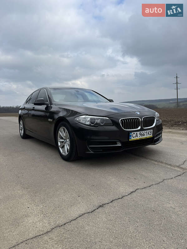 Седан BMW 5 Series 2013 в 