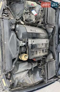 Седан BMW 5 Series 2000 в 