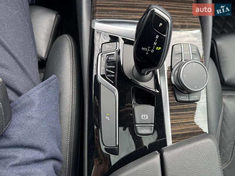 Седан BMW 5 Series 2019 в Дніпрі